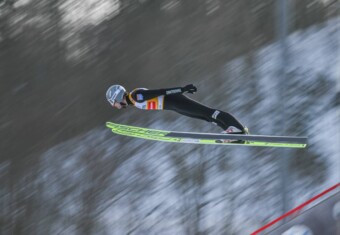 Jarl Magnus Riiber (NOR) war bereits als Vorspringer beim Skifliegen in Vikersund (NOR) im Einsatz.