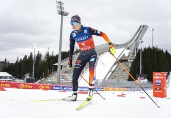 Svenja Wuerth (GER) vor der Holmenkollenschanze, wo die Damen erstmals einen Weltcup austragen werden.