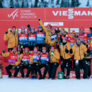 Nathalie Armbruster (GER) mit dem deutschen Team