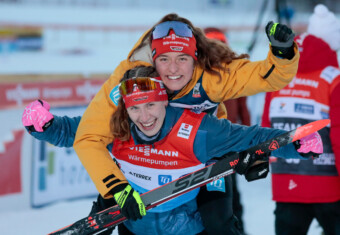 Jenny Nowak (GER), Nathalie Armbruster (GER), (l-r)