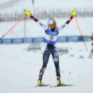 Ida Marie Hagen (NOR) gewinnt den ersten Weltcup der Saison.