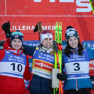 Das erste Podium der Saison: Gyda Westvold Hansen (NOR), Ida Marie Hagen (NOR), Lisa Hirner (AUT), (l-r)