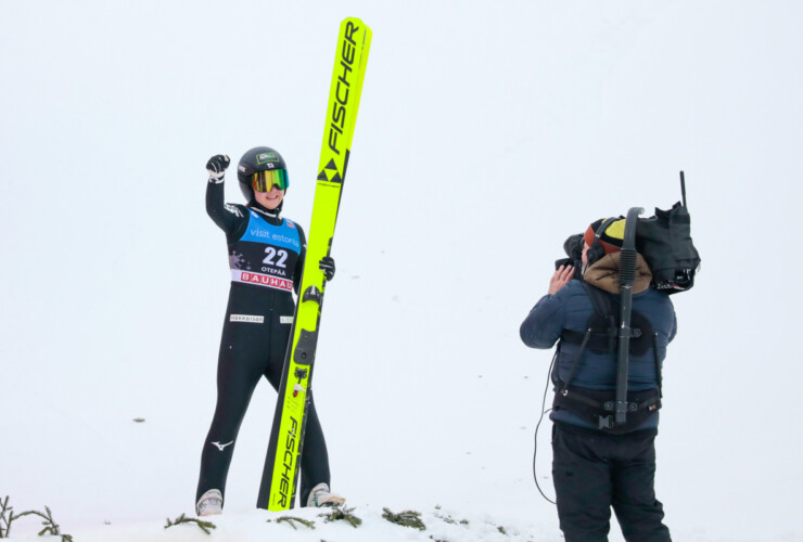 Haruka Kasai (JPN) gewinnt das Springen.