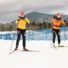 Trine Göpfert (GER) und Ronja Loh (GER) (l-r) wärmen sich auf.