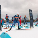 Richard Stenzel (GER, hinten) wartet auf seinen Start beim Team Sprint der JWM in Lake Placid.