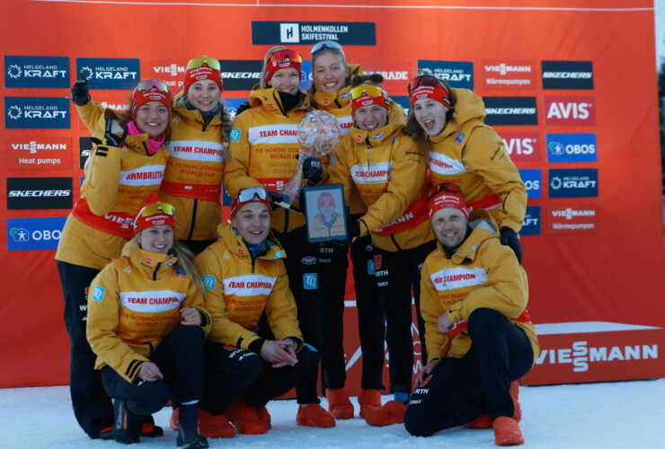 Nathalie Armbruster (GER), Ronja Loh (GER), Svenja Wuerth (GER), Trine Goepfert (GER), Jenny Nowak (GER), Maria Gerboth (GER), Physio Nina Jung (GER), Tim Kopp (GER), Cindy Haasch (GER), Coach Florian Aichinger (GER), (l-r)