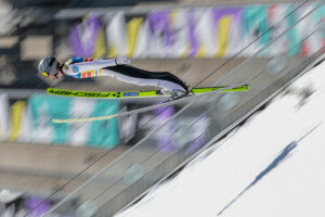 Jarl Magnus Riiber (NOR) bei seinem letzten Wettkampfsprung am Holmenkollen